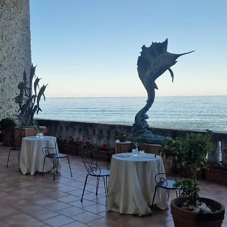 Torre Perrotti - Le Hotel *