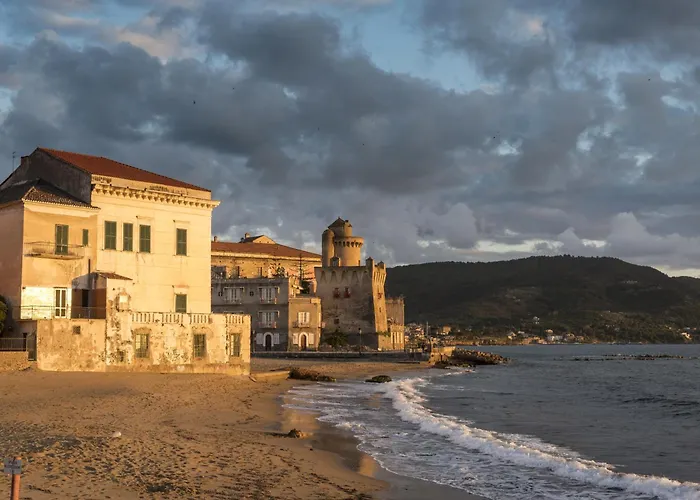 Hotel Torre Perrotti - Le *